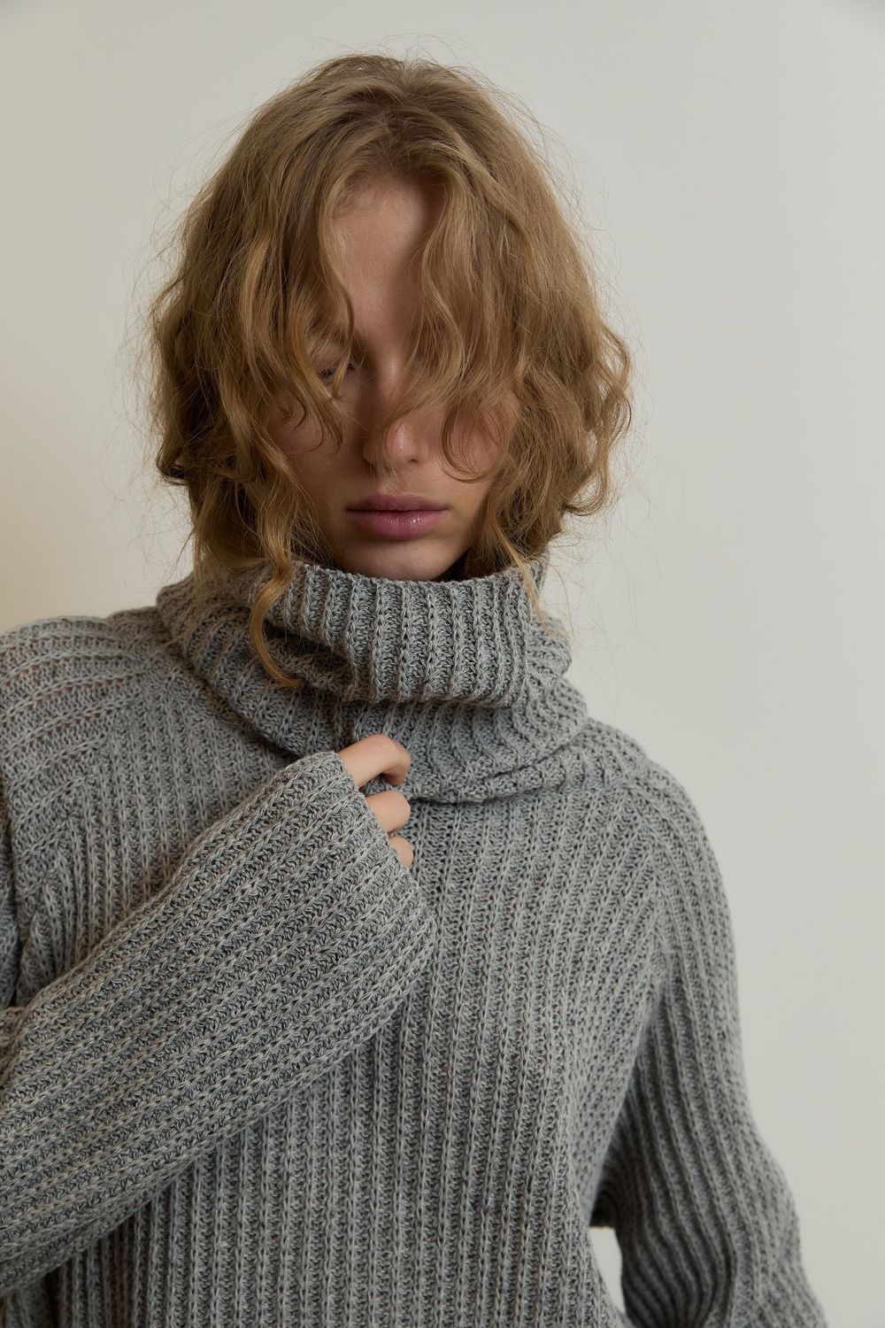 джемпер ARTISTE светло-серый