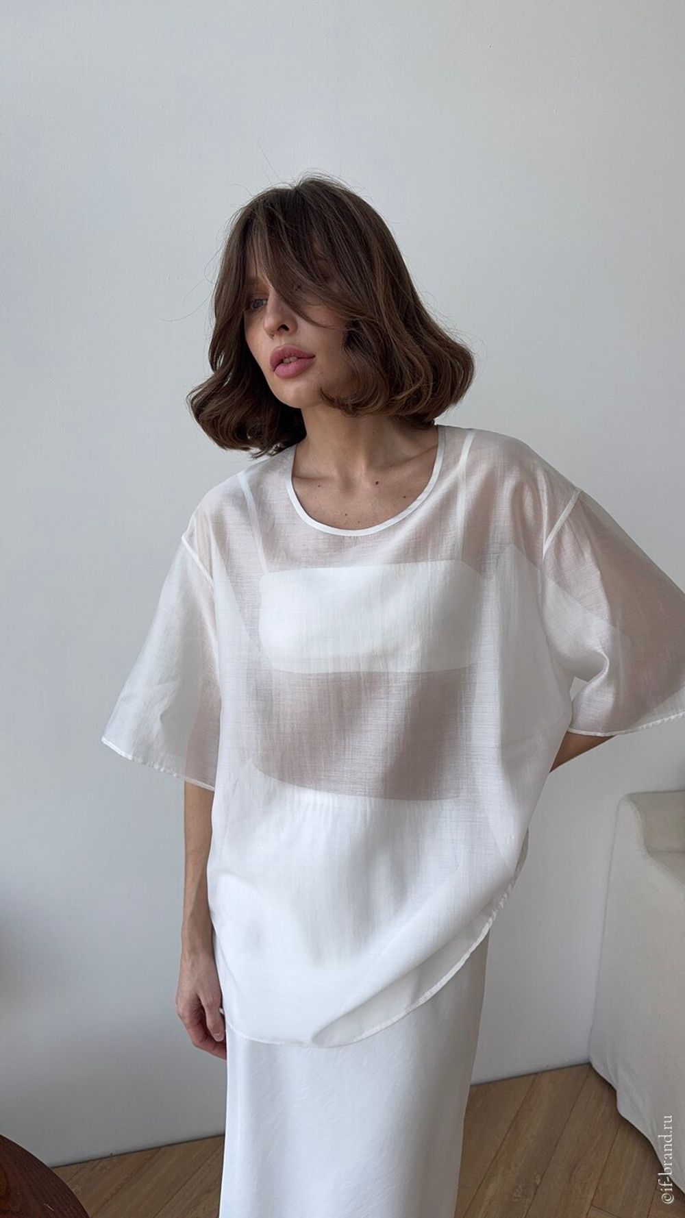 футболка AMI voluptuous