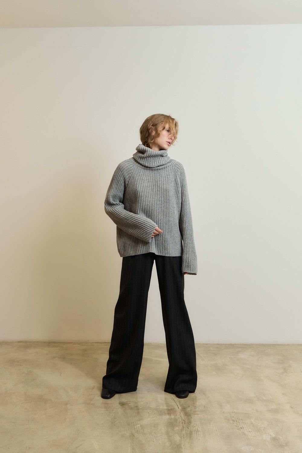 джемпер ARTISTE светло-серый