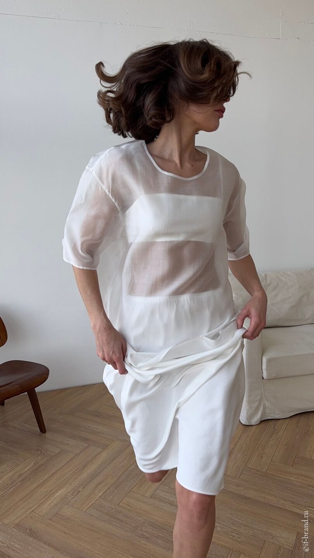 футболка AMI voluptuous