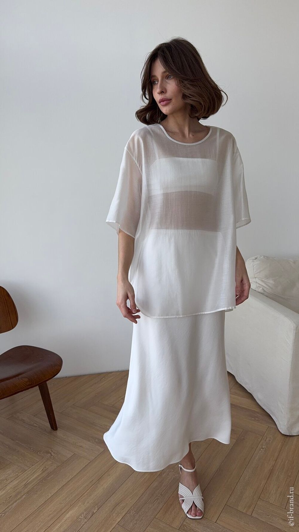 футболка AMI voluptuous